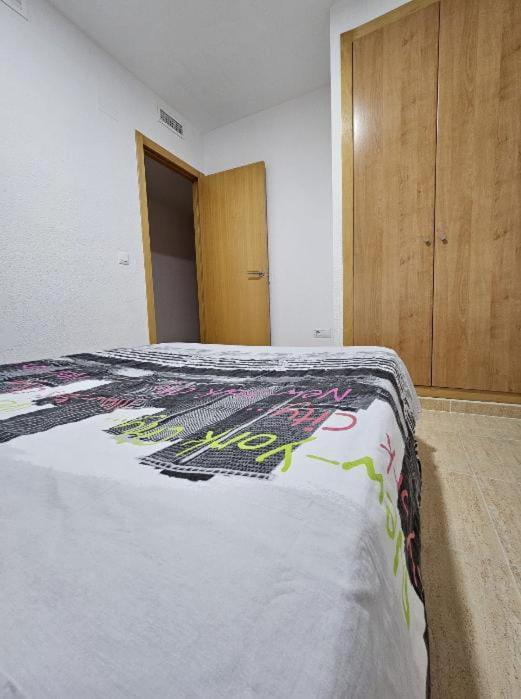 Apartament Habitacion En Piso Compartido Cerca De Playa Chilches Zewnętrze zdjęcie