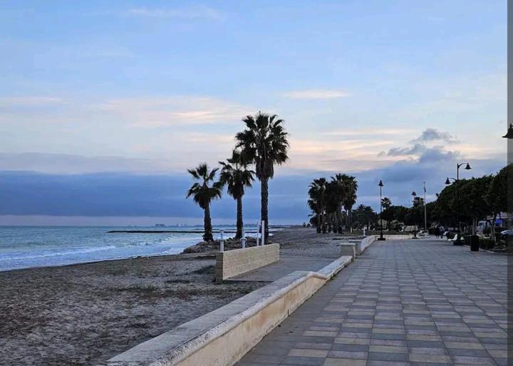 Apartament Habitacion En Piso Compartido Cerca De Playa Chilches Zewnętrze zdjęcie